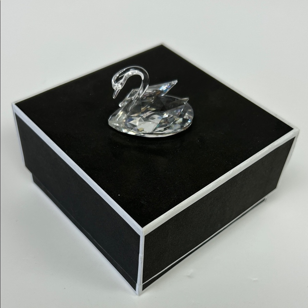 Vintage retired 1988 SWAROVSKI miniature clear crystal swan